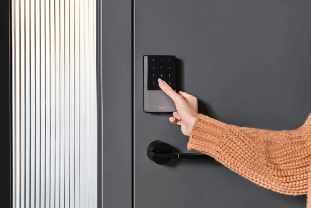 smart-lock-u100-08_e6ba24f6-2b70-4e08-b1ff-f903276251e9
